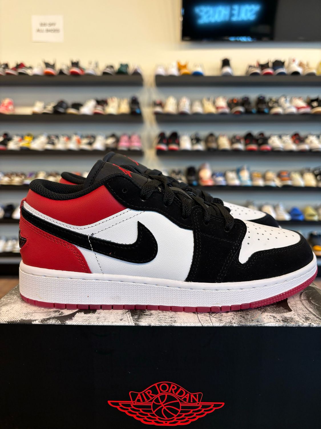Jordan 1 Low Black Toe 2025 Size 4.5Y (6W) Brand New