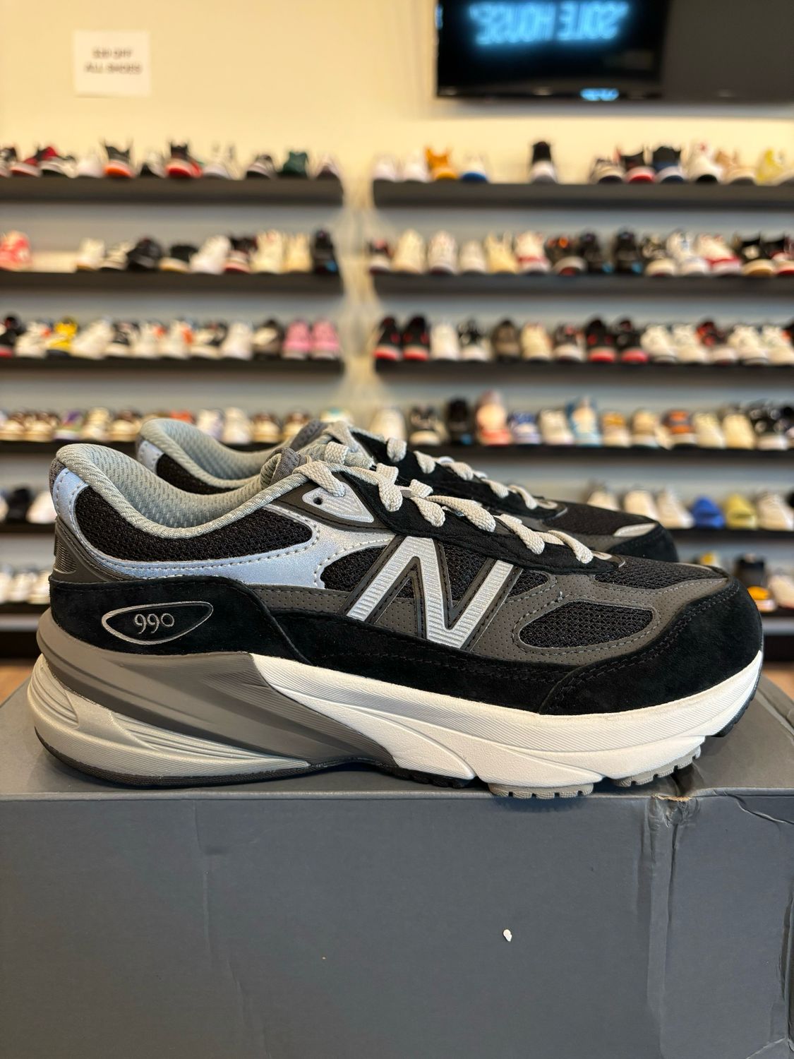 New Balance 990v6 Black Grey Size 6Y (7.5W) Brand New