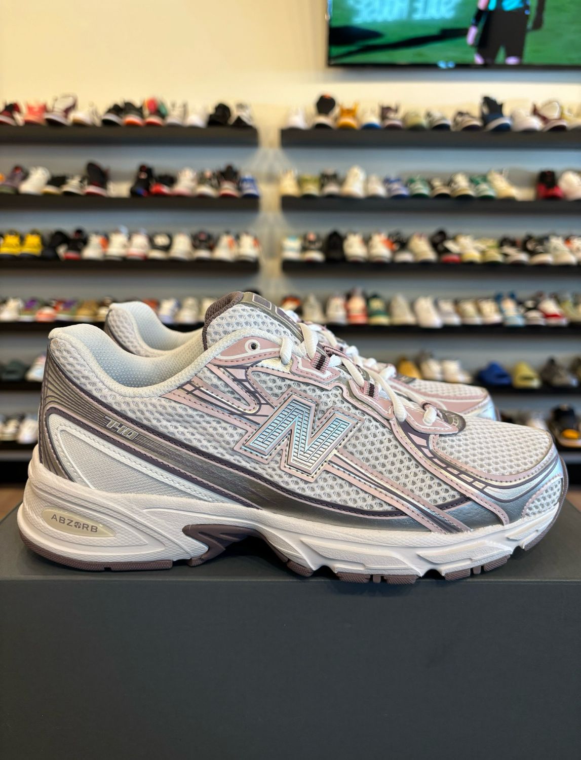 New Balance 740 Metallic Rose Size 6.5Y (8W) Brand New