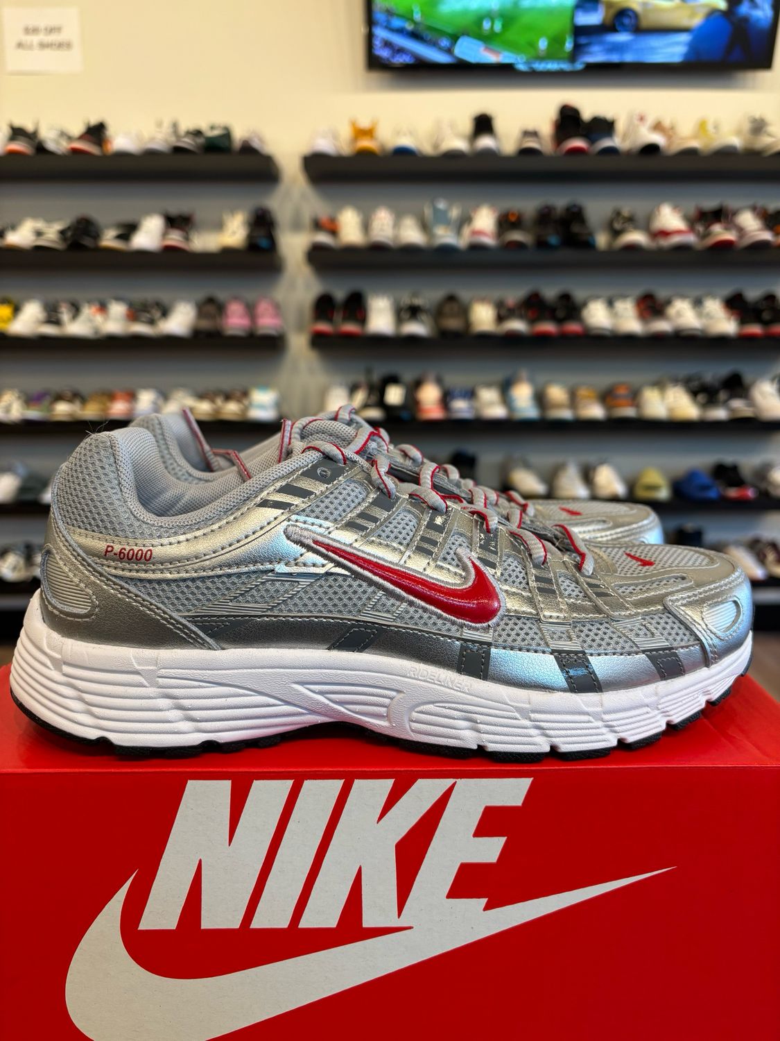 Nke P-6000 Metallic Silver Red Size 6Y (7.5W) Brand New