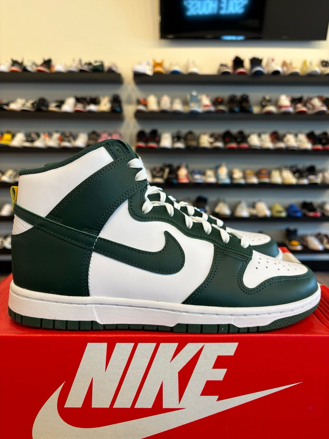 Nike Dunk High Australia Size 8 Brand New