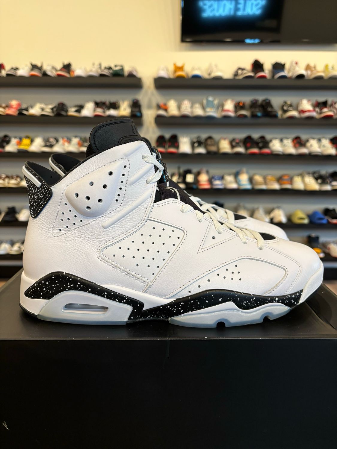 Jordan 6 Reverse Oreo Size 12 Pre-Owned
