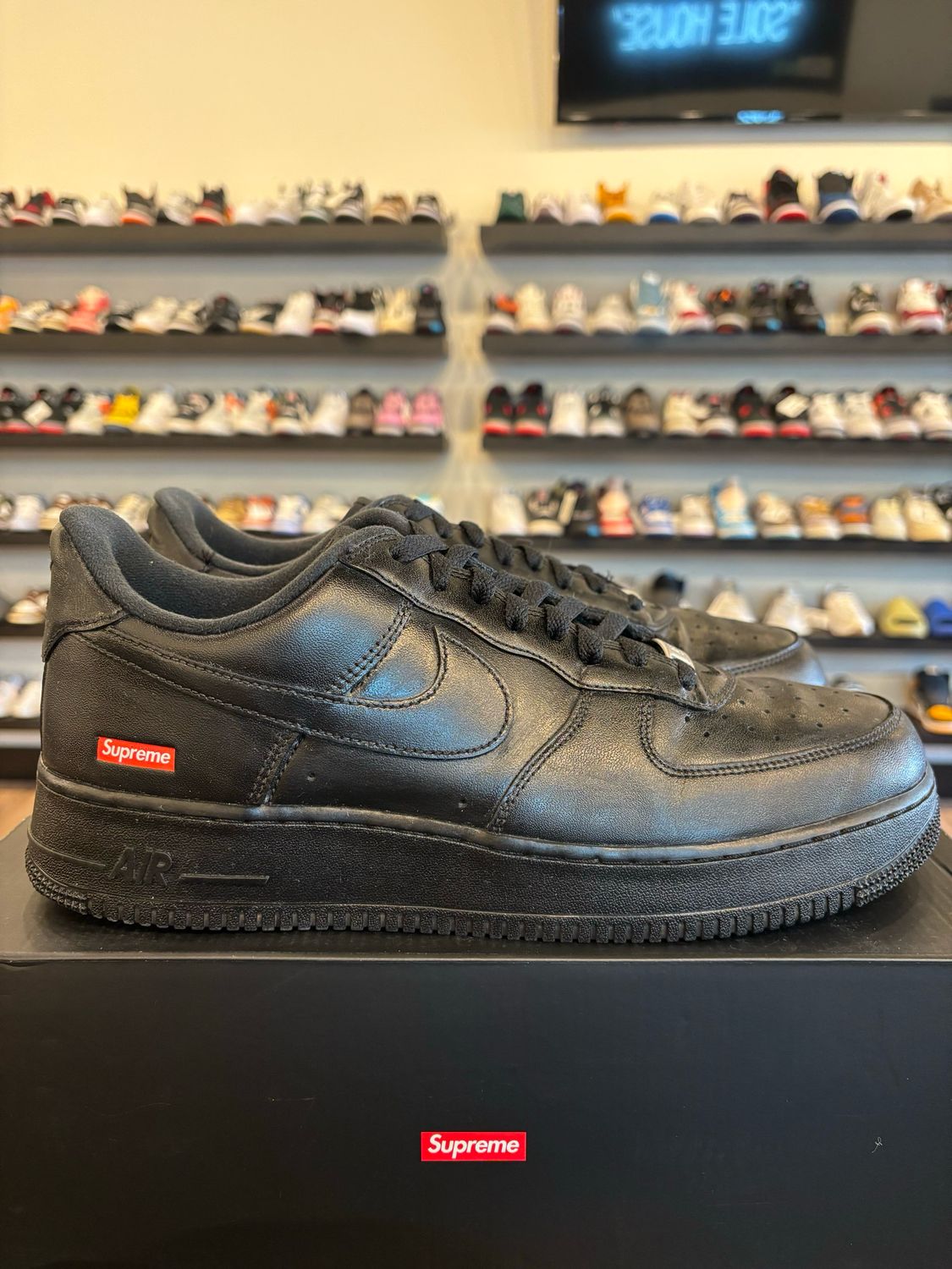 Nike Air Force 1 Low Supreme Triple Black Size 12 Pre-Owned
