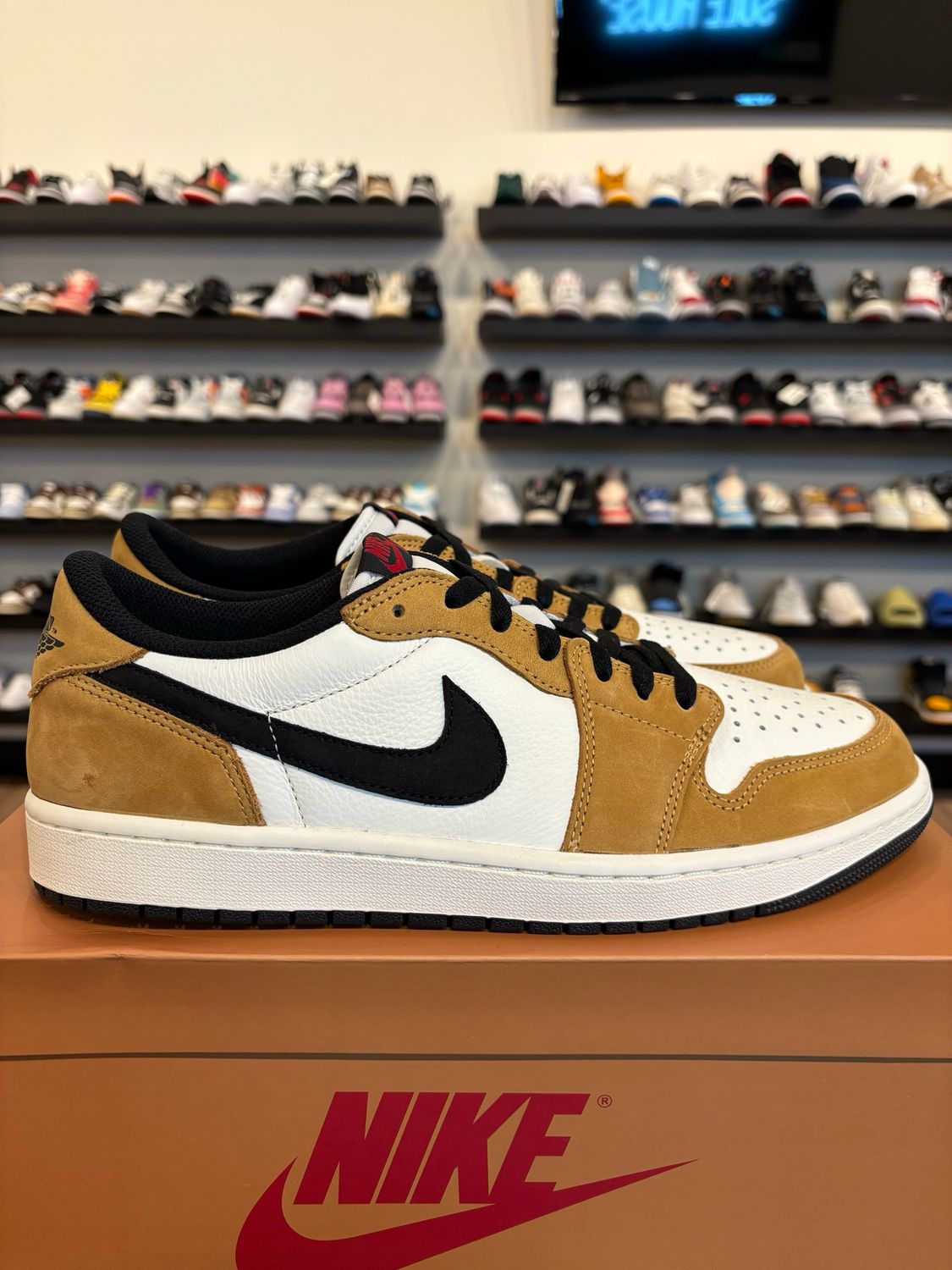 Jordan 1 Low Rookie Of The Year Size 12 Brand New