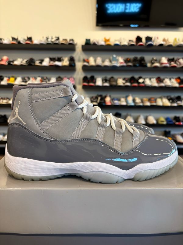 Jordan 11 Cool Grey 2021 Size 10.5 Pre-Owned