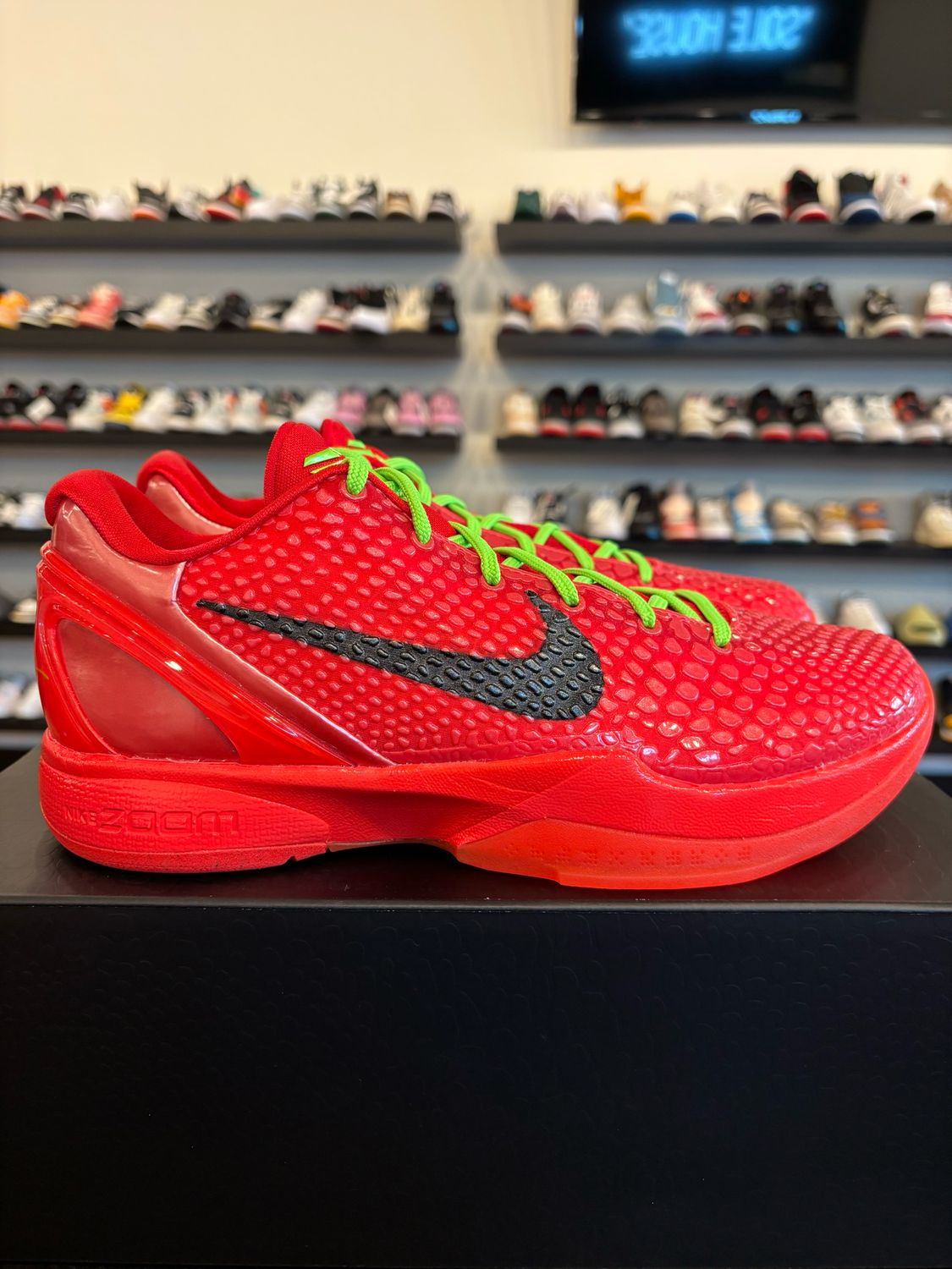 Nike Kobe 6 Protro Reverse Grinch Size 9 Brand New