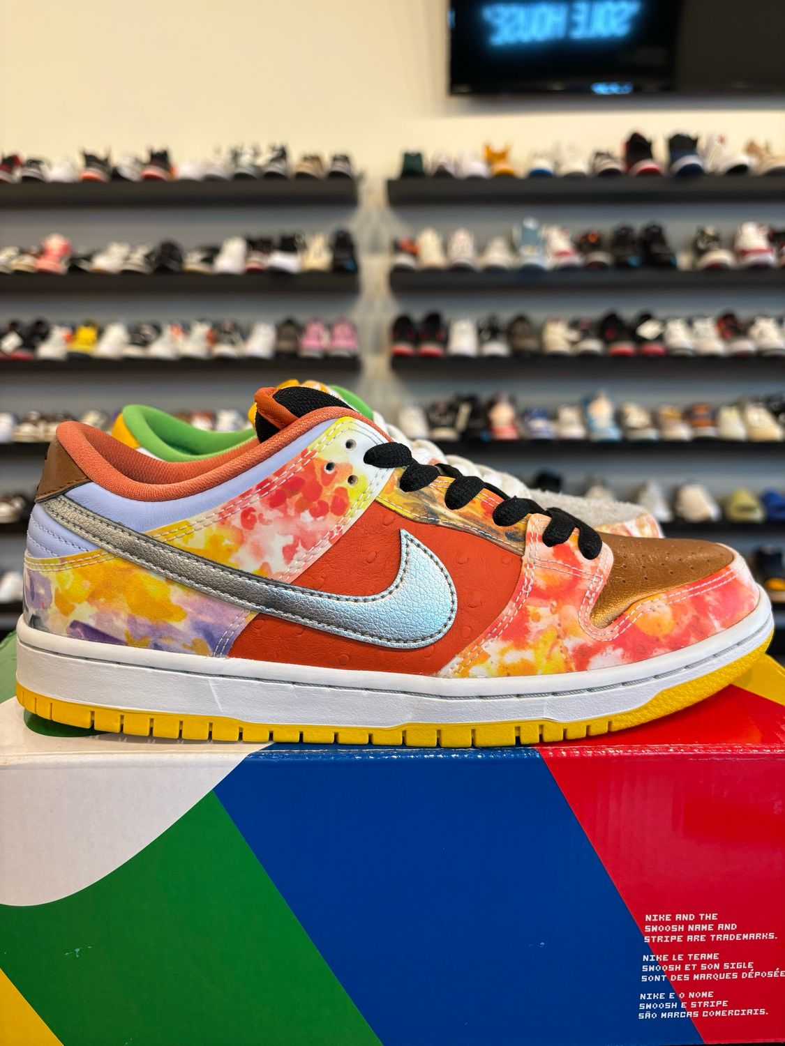 Nike SB Dunk Low Street Hawker Size 7.5 (9W) Pre-Owned