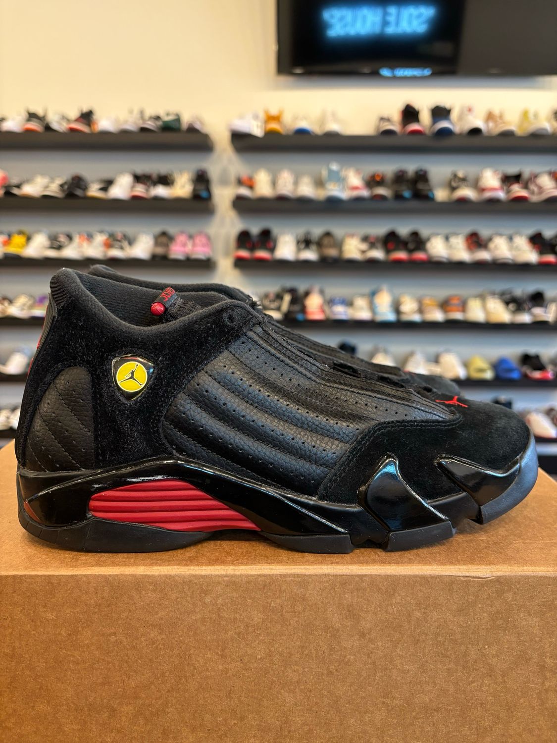 Jordan 14 Last Shot Size 6Y Pre-Owned (No Box)