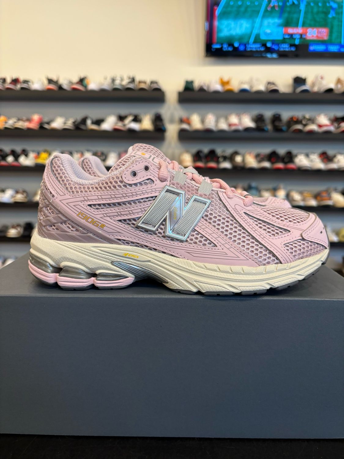 New Balance 1906R Pink Size 4.5Y (6W) Brand New