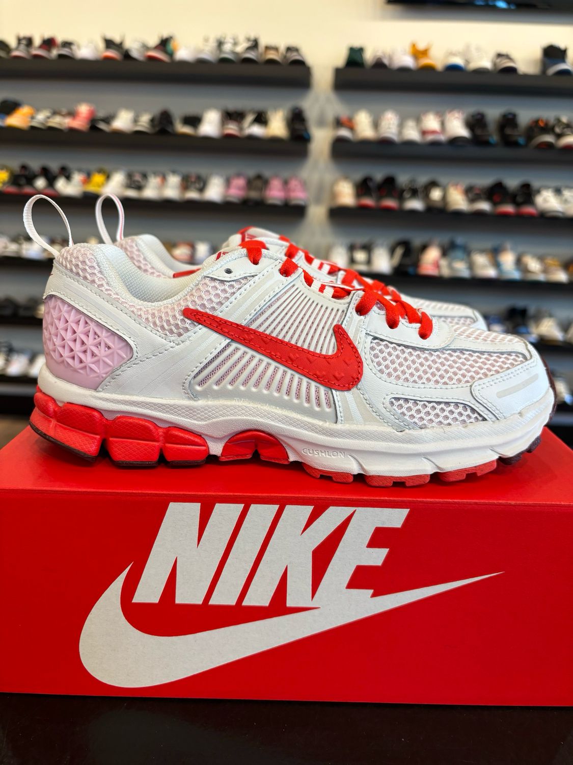 Nike Vomero 5 Valentine&#39;s Day Size 4Y (5.5W) Brand New