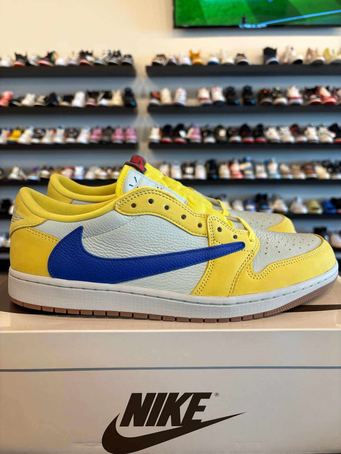 Jordan 1 Low Travis Scott Canary 11.5 (13W) Brand New