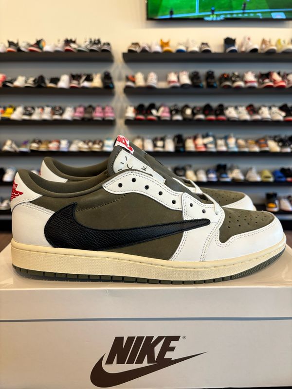Jordan 1 Low Travis Scott Medium Olive Size 11.5 Brand New