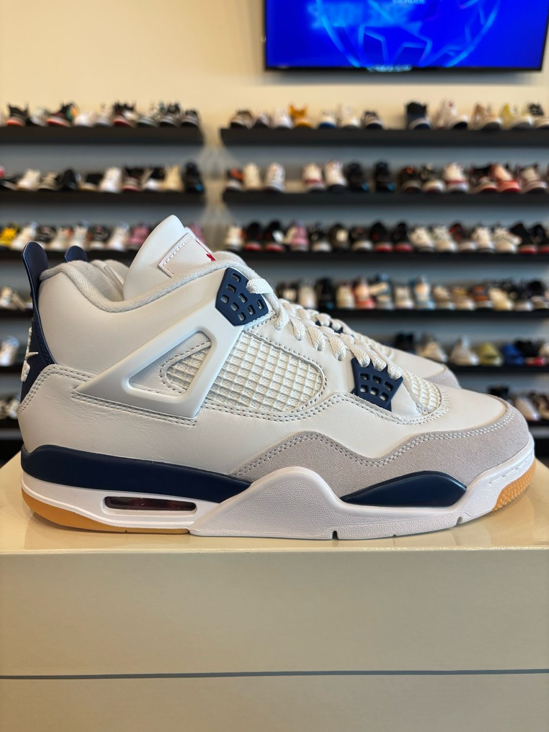 Jordan 4 SB Navy Size 8.5 Brand New