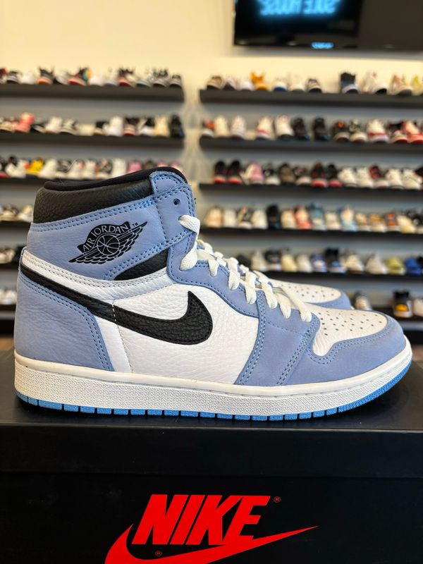 Jordan 1 University Blue Size 7.5 (9W) Pre-Owned