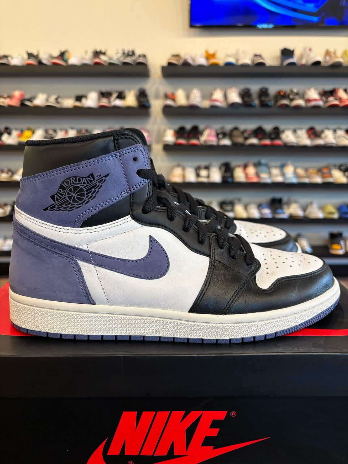 Jordan 1 Blue Moon Size 9.5 Pre-Owned