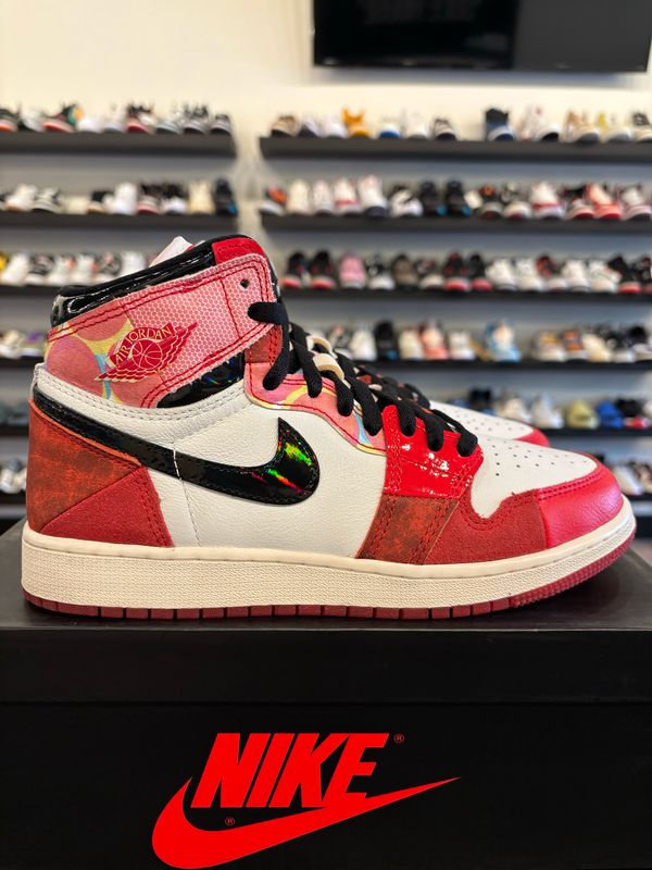 Jordan 1 Spiderman Size 6Y (7.5W) Pre-Owned