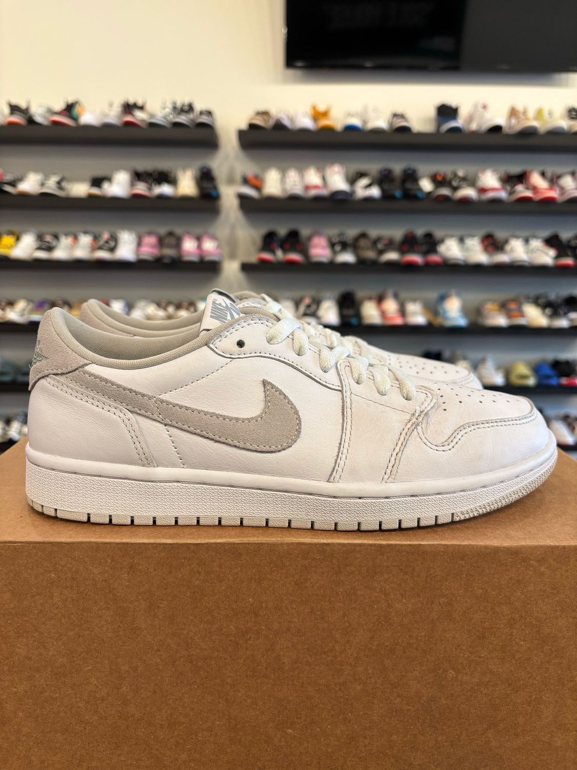 Jordan 1 Low Neutral Grey Size 8 (9.5W) Pre-Owned (No Box)