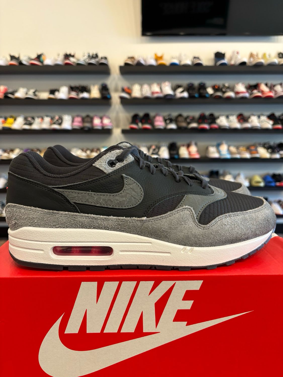 Nike Air Max 1 Premium Dark Smoke Grey Size 11 Pre-Owned