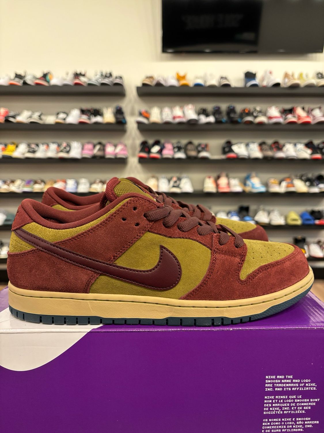 Nike SB Dunk Low Team Red Olive Size 11 Brand New