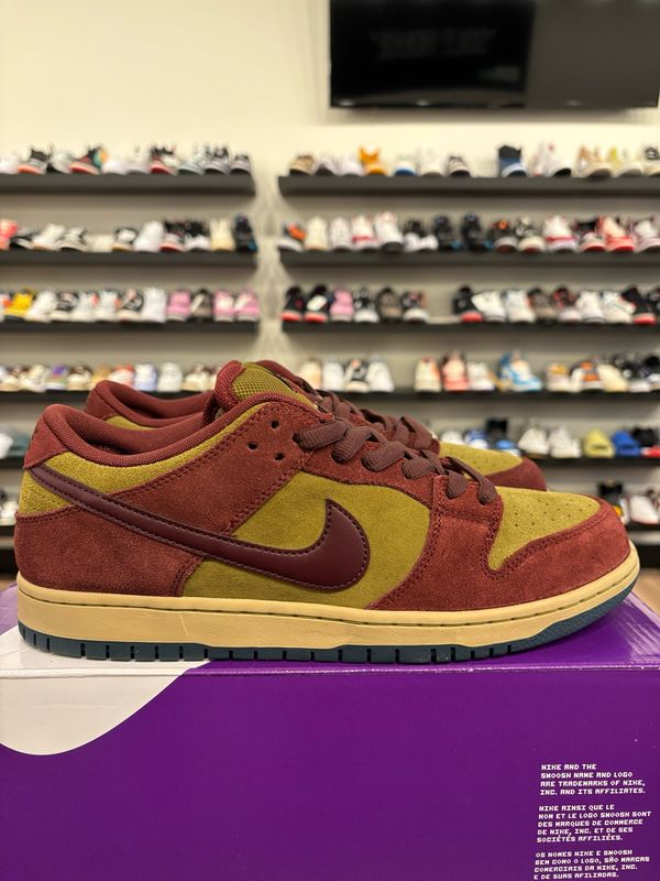 Nike SB Dunk Low Team Red Olive Size 11 Brand New