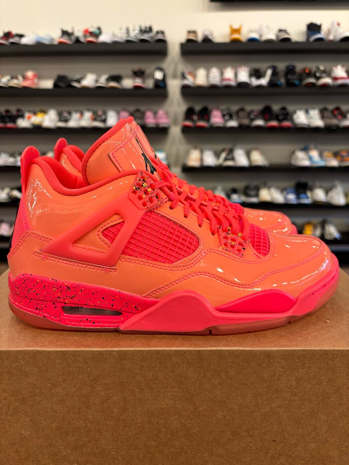 Jordan 4 Hot Punch size 7.5 (9W) Pre-Owned (No Box)