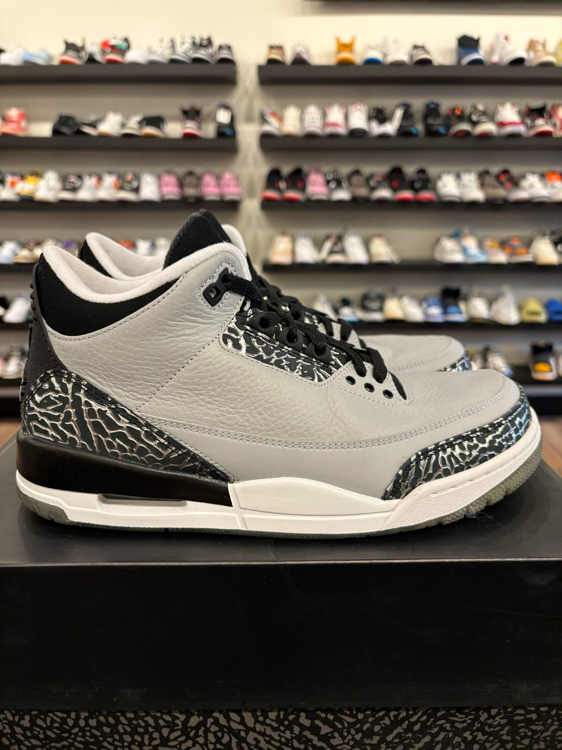 Jordan 3 Wolf Grey Size 8.5 Pre-Owned