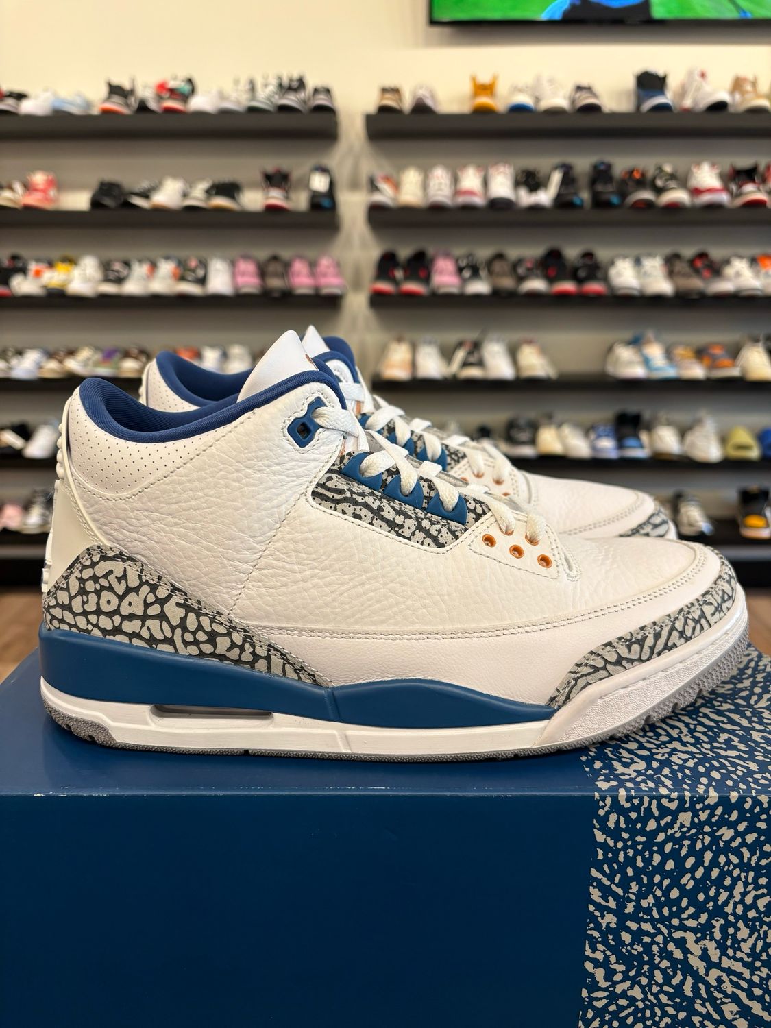 Jordan 3 Wizard Size 9.5 Pre-Owned