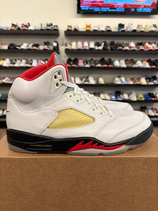Jordan 5 Fire Red 2020 Size 11 Pre-Owned (No Box)