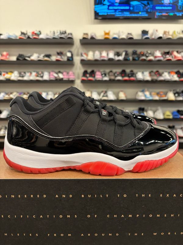 Jordan 11 Low Bred 2025 Size 10.5 Pre-Owned