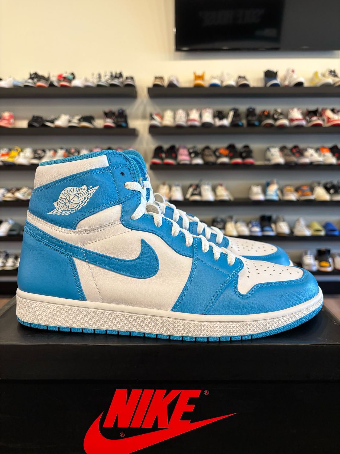Jordan 1 UNC 2015 Size 12 Pre-Owned