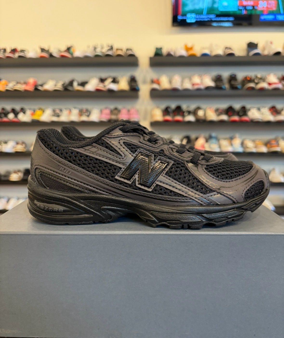 New Balance 740 Bungee Lace Triple Black Size 3Y (4.5W) Brand New