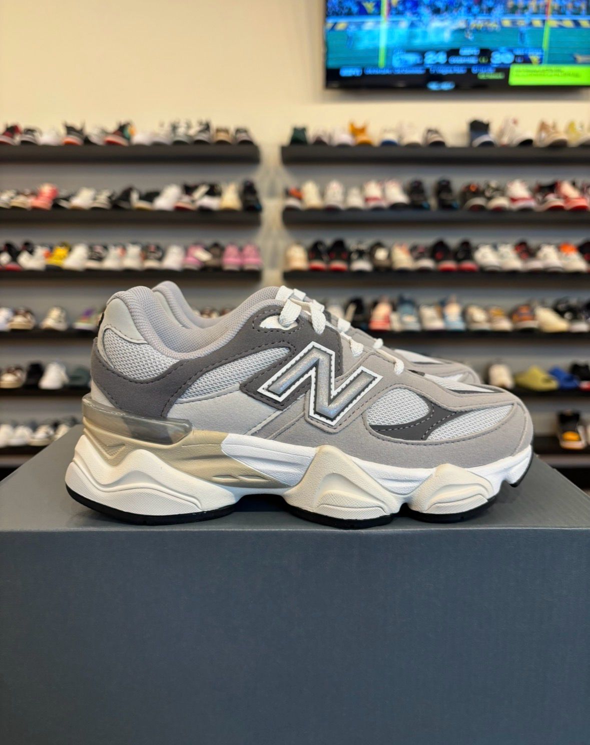 New Balance 9060 Rain Cloud Size 2Y (3.5W) Brand New