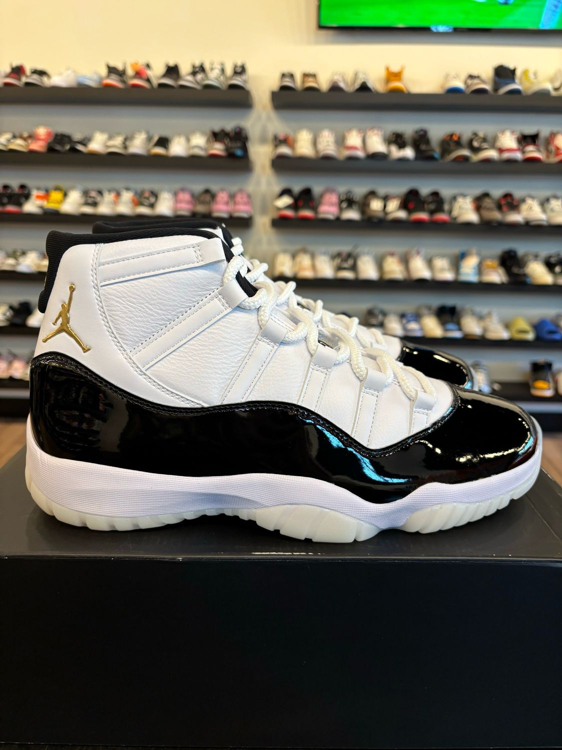 Jordan 11 Gratitude Size 12 Brand New