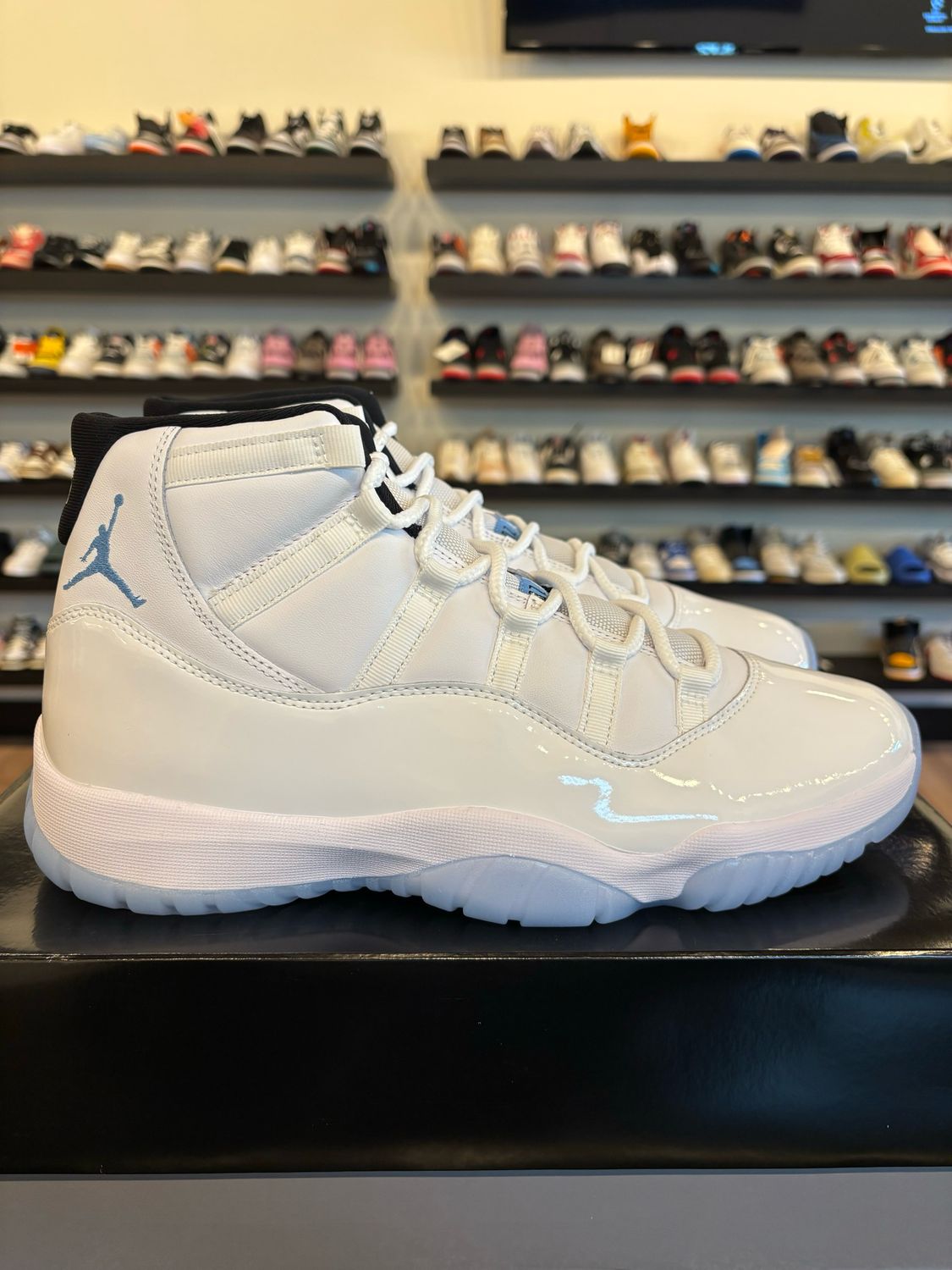 Jordan 11 Legend Blue 2024 Size 12 Brand New