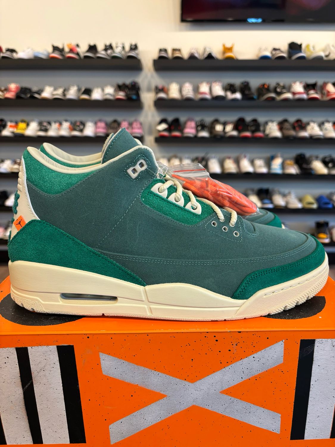 Jordan 3 Nina Chanel Size 12 (13.5W) Brand New