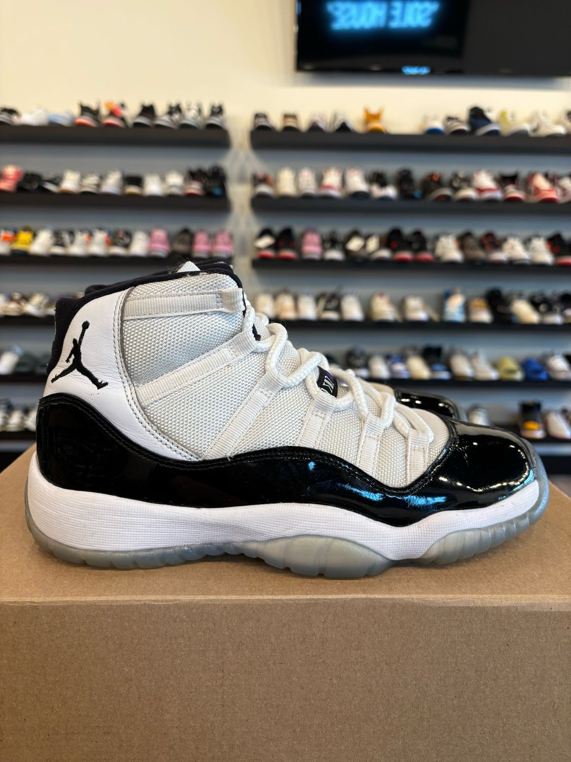 Jordan 11 Concord Size 6Y (7.5W) Pre-Owned (No Box)
