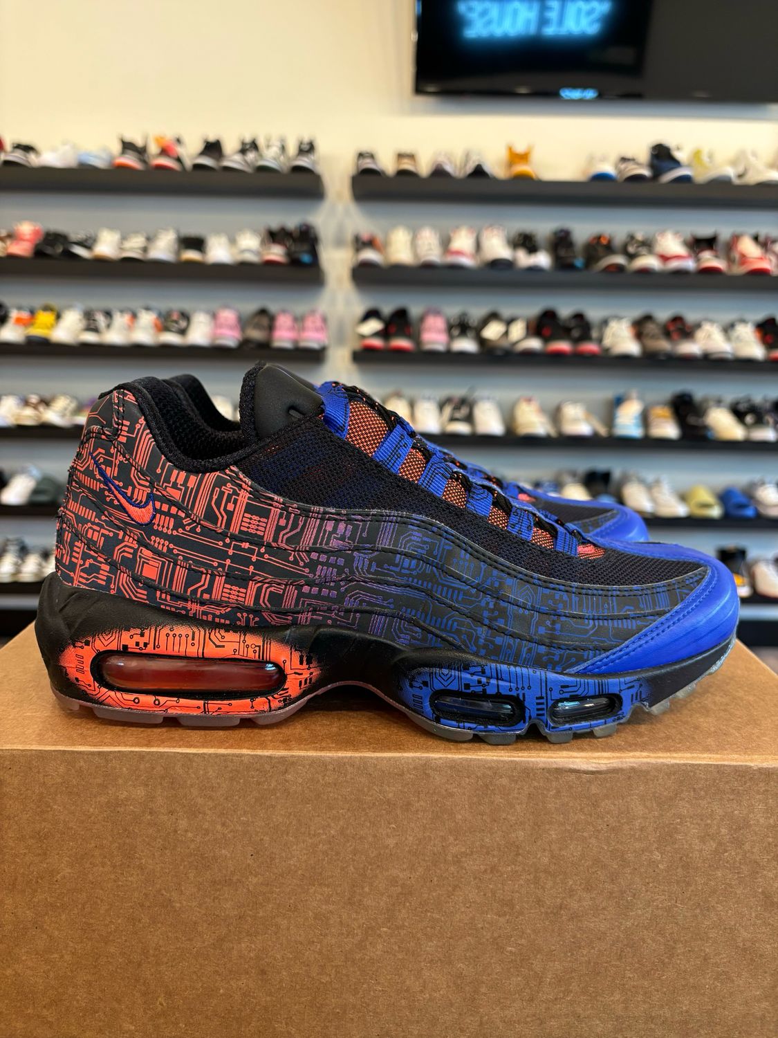 Nike Air Max 95 Doernbecher Size 8.5 Pre-Owned (No Box)