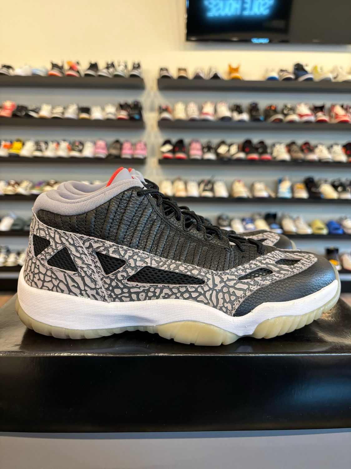 Jordan 11 Low IE Black Cement Size 9 Pre-Owned
