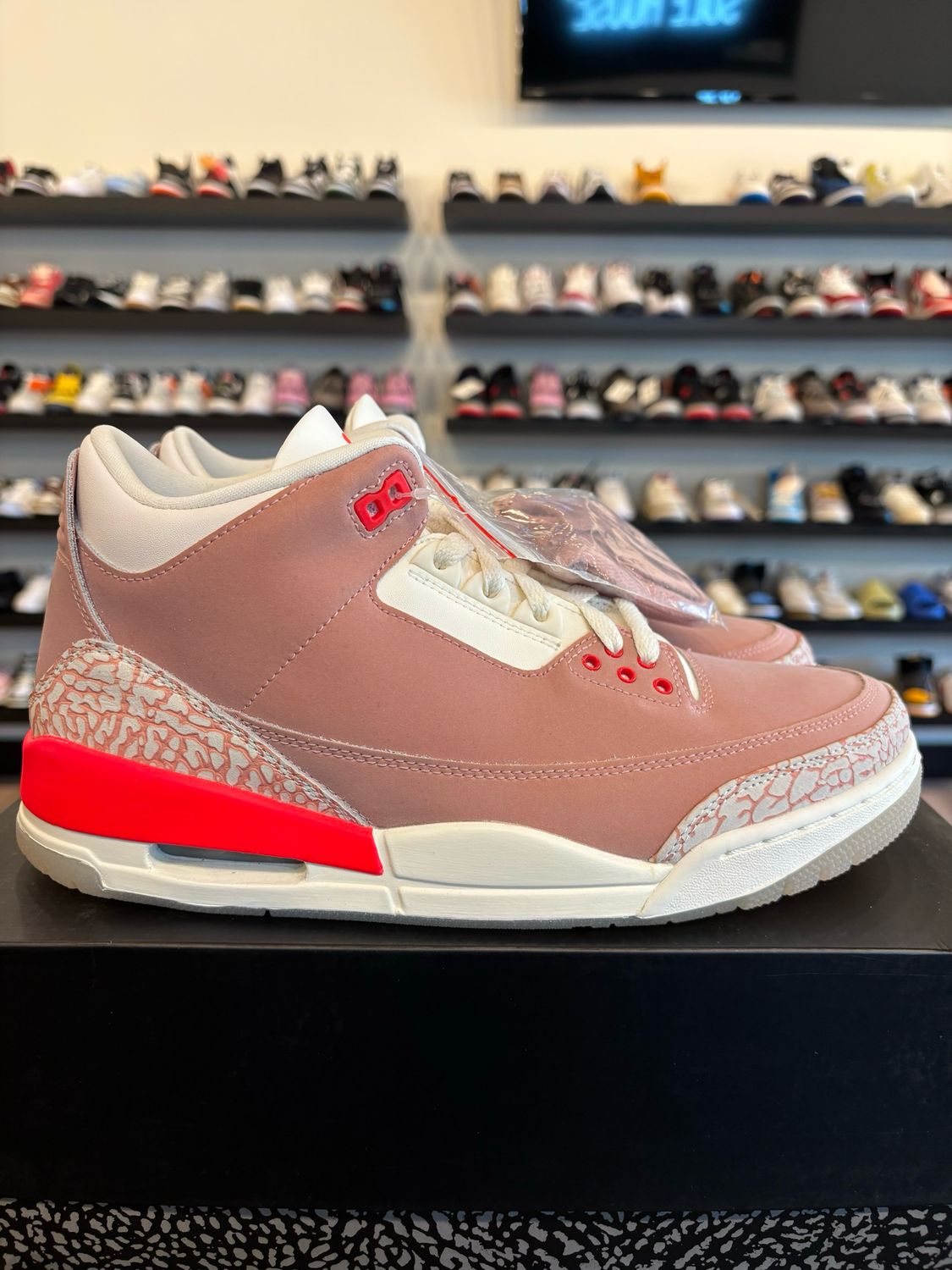 Jordan 3 Rust Pink Size 9.5 (11W) Brand New