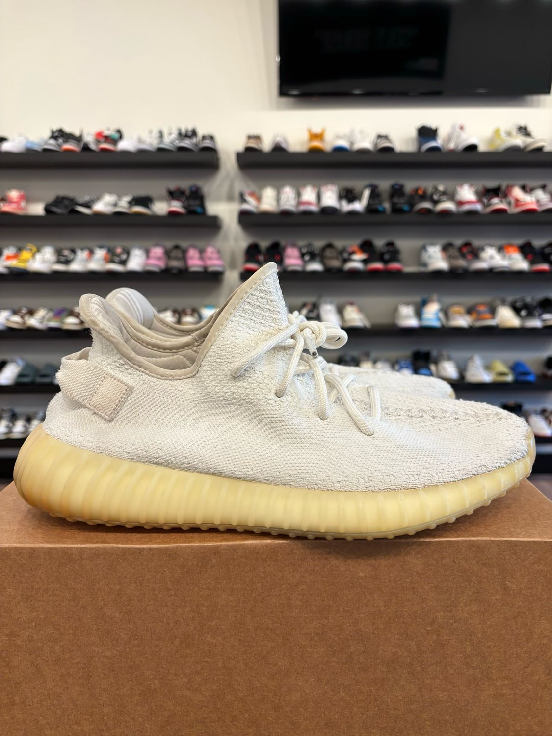 Yeezy 350 V2 Cream Size 11 Pre-Owned (No Box &amp; Insoles)