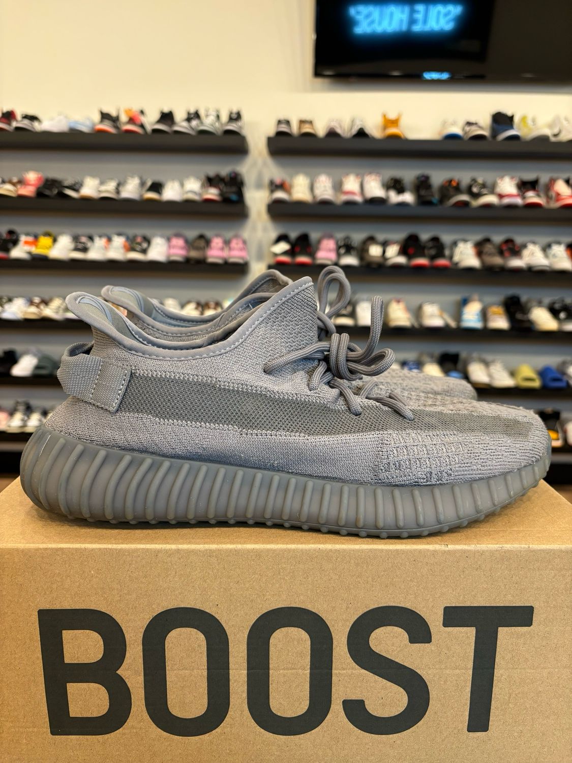 Yeezy 350 V2 Steel Grey Size 11 Pre-Owned