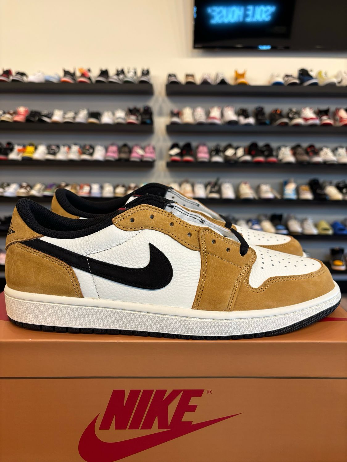 Jordan 1 Low Rookie Of The Year Size 12 Brand New