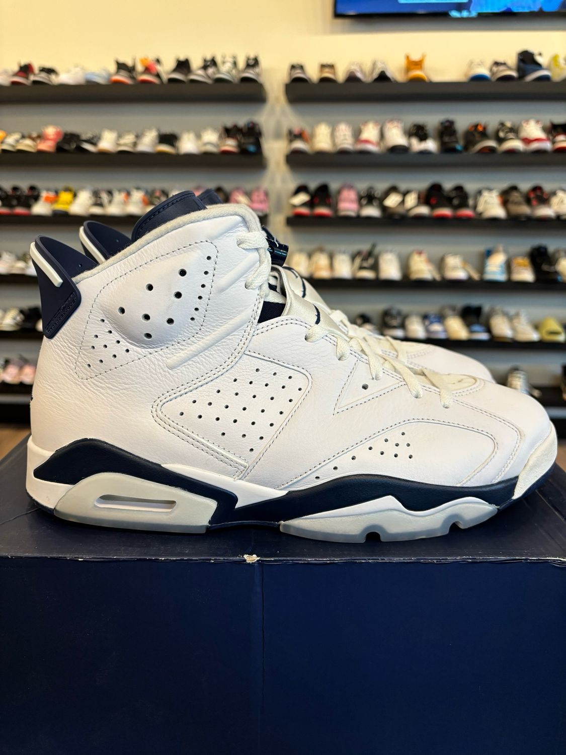 Jordan 6 Midnight Navy Size 12 Pre-Owned