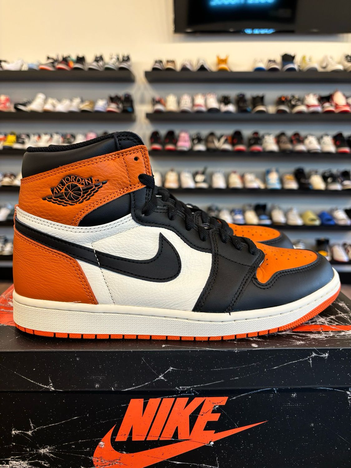 Jordan 1 Shattered Backboard 2025 Size 10 Pre-Owned