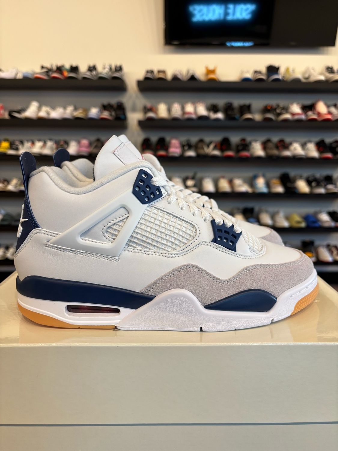 Jordan 4 SB Navy Size 7 (8.5W) Brand New