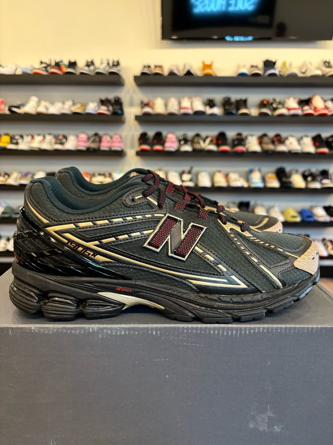 New Balance 1906R Kith Green Size 12 Pre-Owned