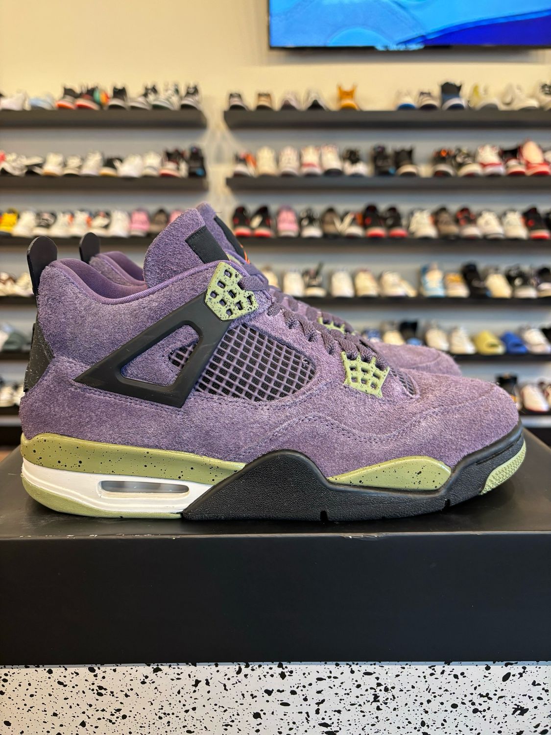Jordan 4 Purple Canyon Size 9.5 (11W) Pre-Owned