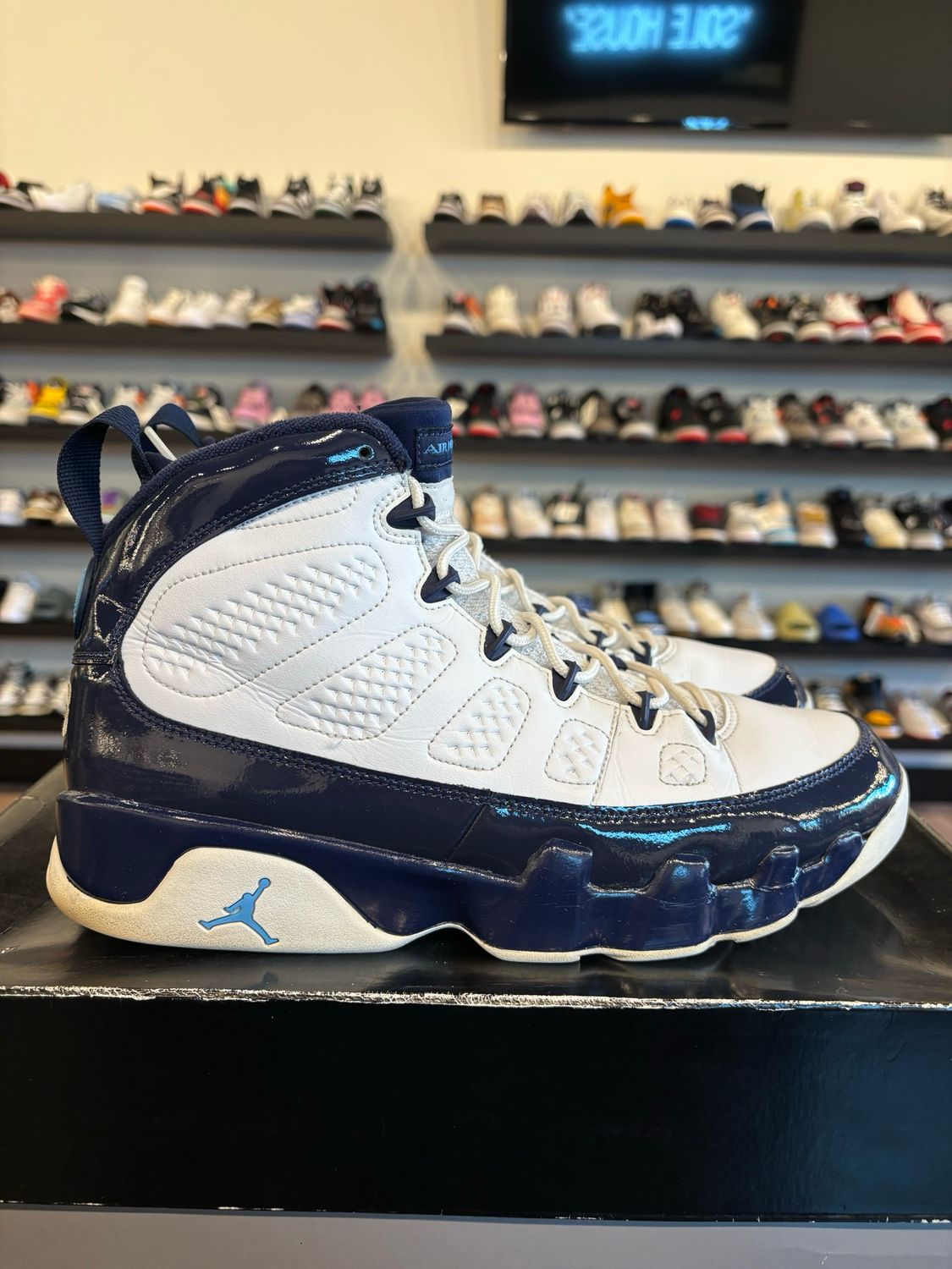 Jordan 9 Pearl Blue Size 10.5 Pre-Owned
