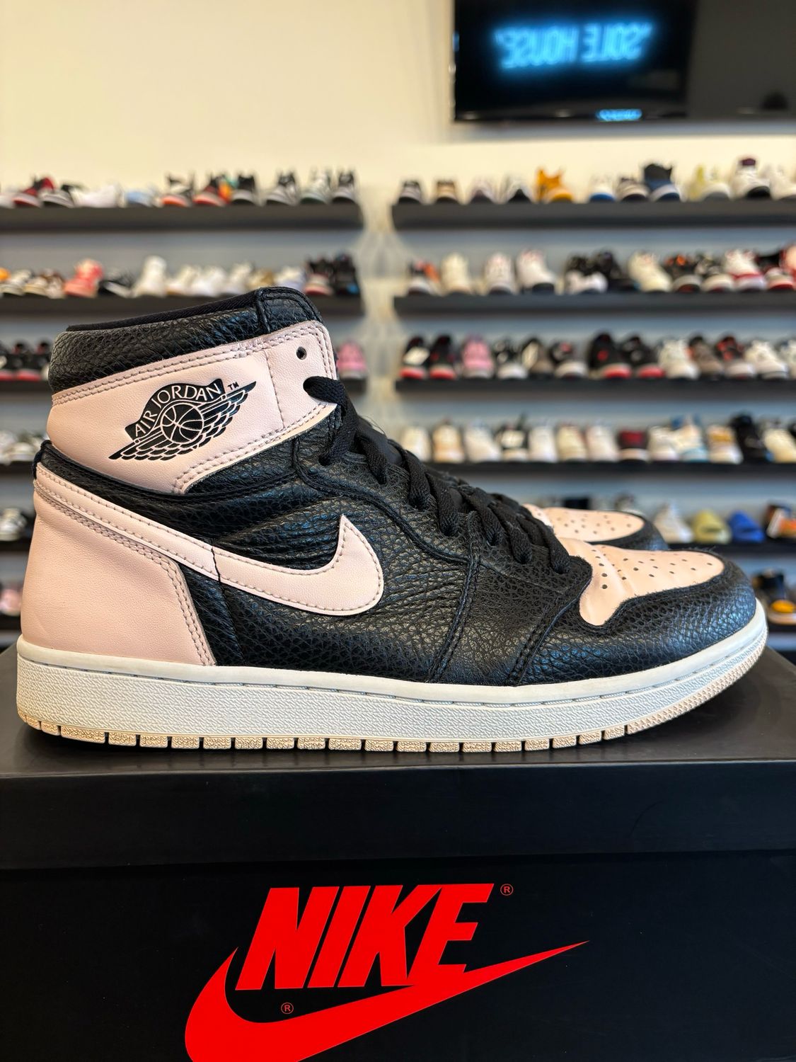 Jordan 1 Crimson Tint Size 10 Pre-Owned