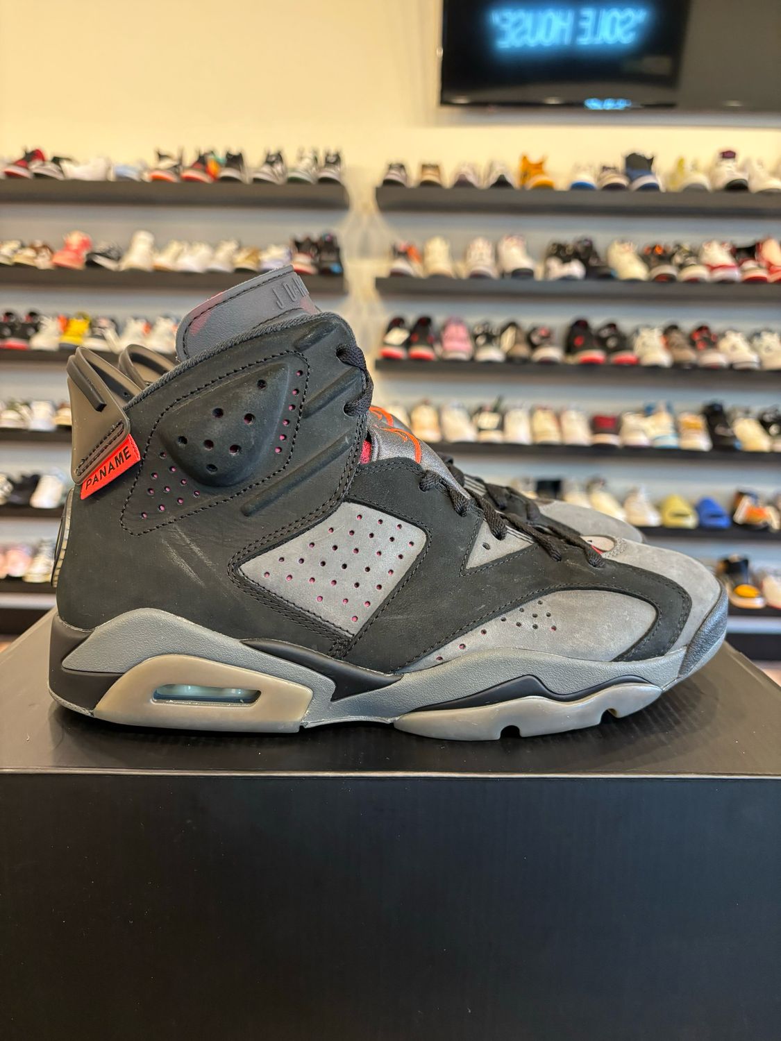 Jordan 6 PSG Size 9.5 Pre-Owned